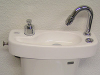 WiCi Concept Handwaschbecken an Discretion WC - Sonderausgabe - 3 auf 4