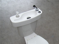 WiCi Concept, auf das WC anpassungsfähiges Waschbecken  - Betongrund - 1 auf 4