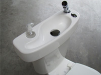 WiCi Concept, auf das WC anpassungsfähiges Waschbecken  - Betongrund - 2 auf 4