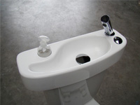 WiCi Concept, auf das WC anpassungsfähiges Waschbecken  - Betongrund - 3 auf 4