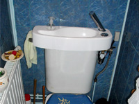 WiCi Concept Handwaschbecken, auf die Toilette anpassbare - Herr und Frau O (Frankreich - 25) - 1 auf 2
