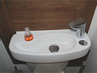 WiCi Concept Waschbecken für Gäste WC - Herr und Frau D (Frankreich - 69)